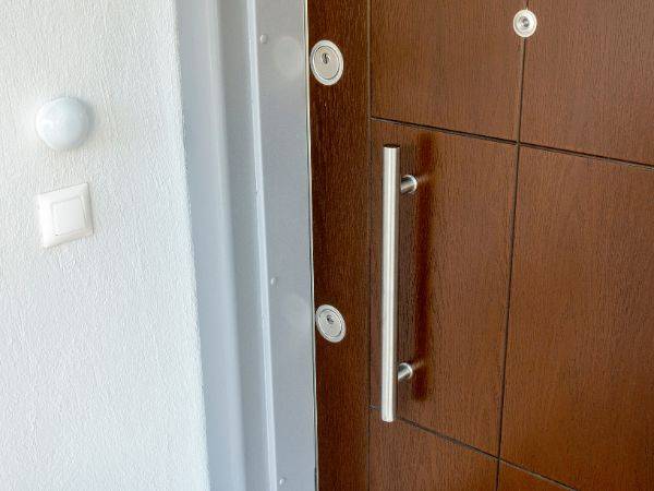 Ościeżnica drzwi - kluczowy element konstrukcyjny, który wpływa na wytrzymałość i estetykę