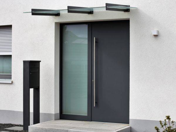 Innowacyjne rozwiązania dla zewnętrznych drzwi stalowych - bezpieczeństwo i styl w jednym